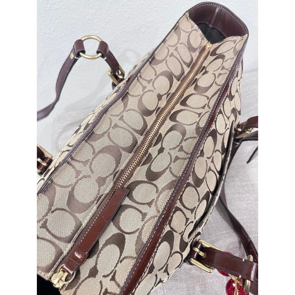 COACH SIGNATURE GALLERY tote.. - Picture 10 of 10